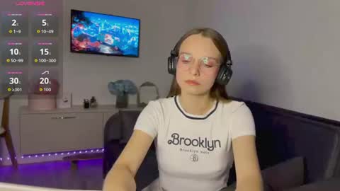 Amy online show from June 17, 6:09 pm
