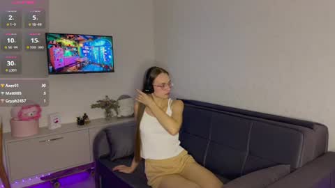 Amy online show from June 30, 6:40 pm