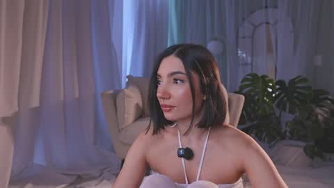 Amy Armstrong online show from April 26, 9:23 pm