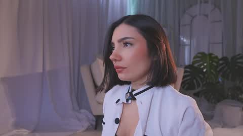 Amy Armstrong online show from April 25, 9:23 pm