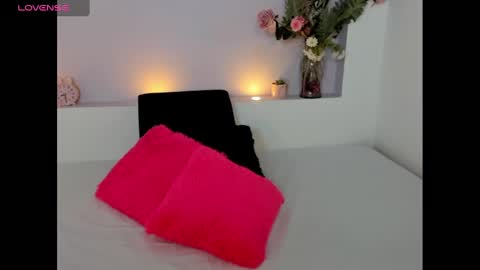 Snapshot of amybarton chatting on December 28, 4:41 pm My name is AMY... Nice to meet you thumb up me please its important online show from December 28, 4:41 pm