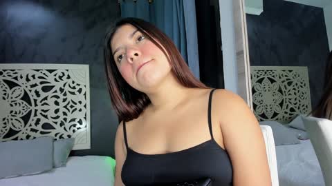 Snapshot of amyblack__ chatting on February 8, 4:25 am Amy online show from February 8, 4:25 am