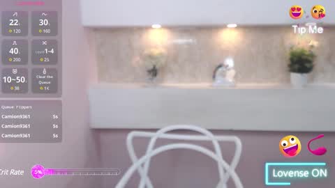 Snapshot of amyjohnsonn chatting on December 6, 1:44 pm amyjohnsonn online show from December 6, 1:44 pm