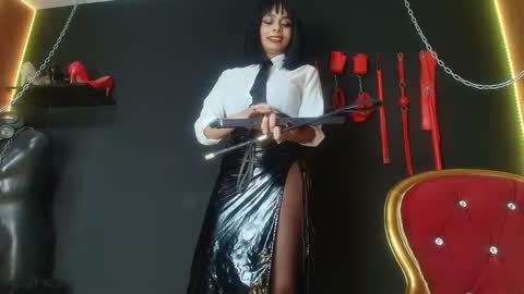 Amy Wong Grey online show from December 5, 9:28 pm