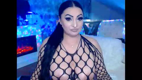 Snapshot of amyrarosera chatting on February 26, 10:32 pm Alimoonyia online show from February 26, 10:32 pm