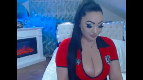 Snapshot of amyrarosera chatting on December 27, 10:16 pm Alimoonyia online show from December 27, 10:16 pm
