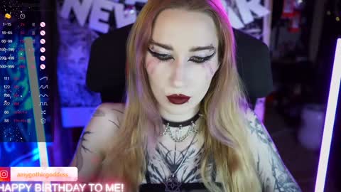 Snapshot of amywhitenessxx chatting on January 1, 11:27 am Amy switch Goddess divine Mistress online show from January 1, 11:27 am