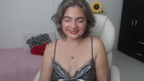 Snapshot of ana_hotmilf chatting on January 1, 12:11 am Ana online show from January 1, 12:11 am