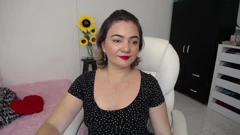 Snapshot of ana_hotmilf chatting on December 18, 1:23 pm Ana online show from December 18, 1:23 pm
