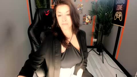 Ana online show from April 27, 10:01 am