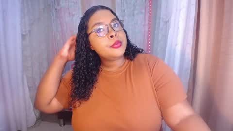 Snapshot of ana_off_alana chatting on February 9, 8:56 pm Ana online show from February 9, 8:56 pm