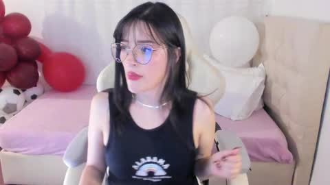 Snapshot of ana_ruuh chatting on October 2, 8:25 pm Im anna but you can call me as you want online show from October 2, 8:25 pm