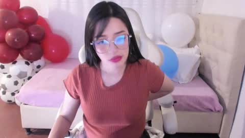 Snapshot of ana_ruuh chatting on September 22, 9:02 pm Im anna but you can call me as you want online show from September 22, 9:02 pm