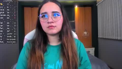 Ana online show from December 14, 8:18 pm