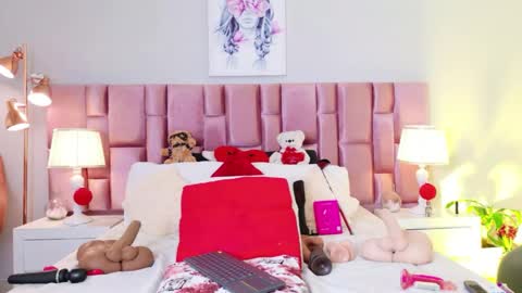 anaa_bellaa online show from April 23, 12:29 pm