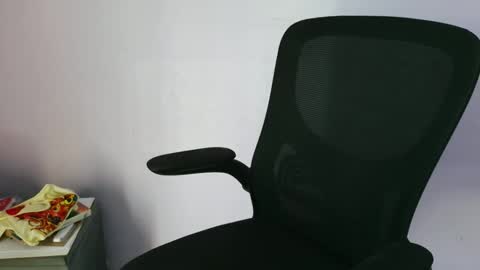 anabelucci_ online show from April 22, 6:49 pm