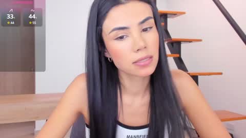 Snapshot of anahenao chatting on December 27, 9:32 pm Ana Henao or Annie... Follow me ahenaocb Insta X online show from December 27, 9:32 pm
