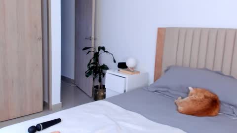 Snapshot of anahenao chatting on September 26, 10:29 pm Ana Henao or Annie... Follow me ahenaocb Insta X online show from September 26, 10:29 pm