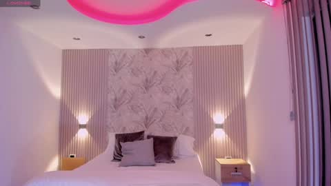 Anahi Curlie online show from December 3, 3:18 am