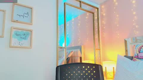 Anahi  online show from April 23, 8:00 pm