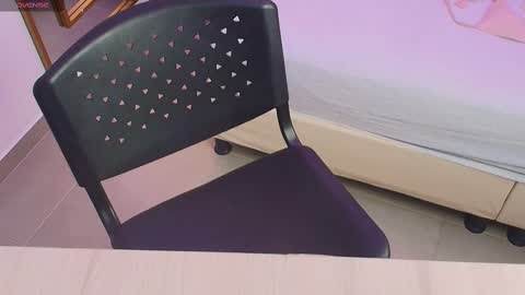 Snapshot of anahi_maite chatting on October 1, 7:41 pm Anahi online show from October 1, 7:41 pm