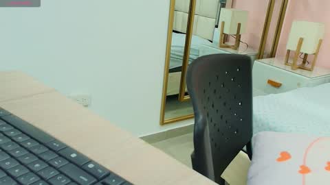 Anahi  online show from November 9, 7:32 pm