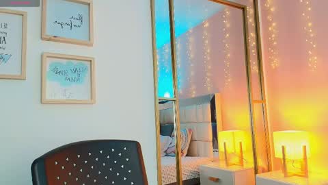 Anahi  online show from April 21, 7:21 pm