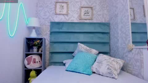 anahi_moor online show from April 27, 7:00 pm