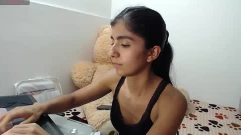 Anahi Browns online show from March 4, 10:27 pm