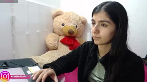Snapshot of anahibrowns95 chatting on October 22, 9:42 pm Anahi Browns online show from October 22, 9:42 pm