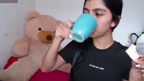 Anahi Browns online show from February 4, 4:54 pm