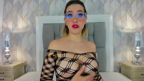   online show from March 8, 11:35 am