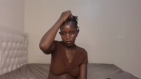 Snapshot of analeia_ chatting on October 18, 10:22 pm Analeia online show from October 18, 10:22 pm