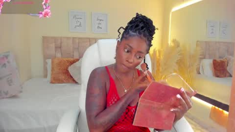 A N A  my connection hours are from 600 pm to 12 pm Colombian time online show from March 29, 12:04 pm