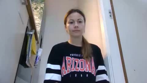 anaqueen734400 online show from May 1, 6:55 pm