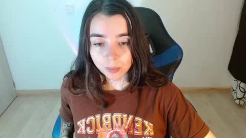 Snapshot of anarosse__ chatting on March 6, 1:58 am ana 3 online show from March 6, 1:58 am