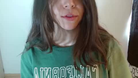 Snapshot of anarosse__ chatting on February 12, 2:11 pm ana 3 online show from February 12, 2:11 pm