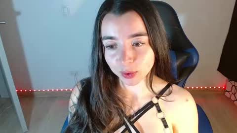 Snapshot of anarosse__ chatting on September 21, 1:26 am ana 3 online show from September 21, 1:26 am