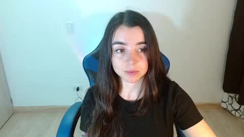 Snapshot of anarosse__ chatting on February 17, 3:36 am ana 3 online show from February 17, 3:36 am