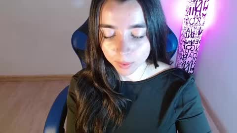 Snapshot of anarosse__ chatting on October 1, 2:16 am ana 3 online show from October 1, 2:16 am