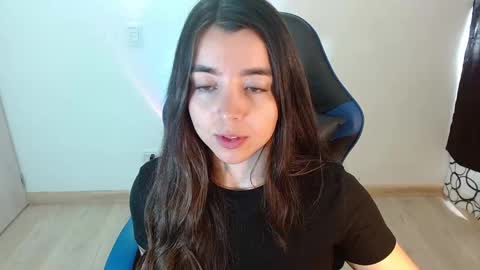 Snapshot of anarosse__ chatting on January 18, 1:08 pm ana 3 online show from January 18, 1:08 pm