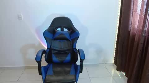 Snapshot of anarosse__ chatting on December 20, 6:02 pm ana 3 online show from December 20, 6:02 pm