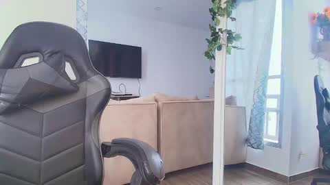 ana  online show from October 29, 1:37 pm