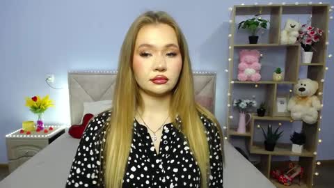 anastacyyellig online show from March 7, 8:44 pm