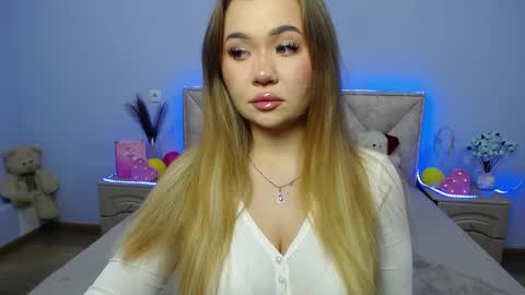 anastacyyellig online show from January 29, 8:40 am