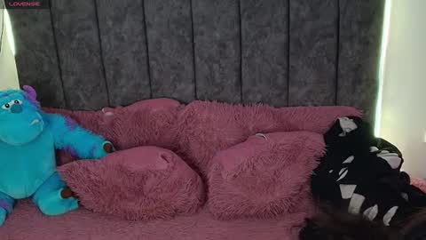 Andra de la Rosse online show from June 17, 7:48 pm