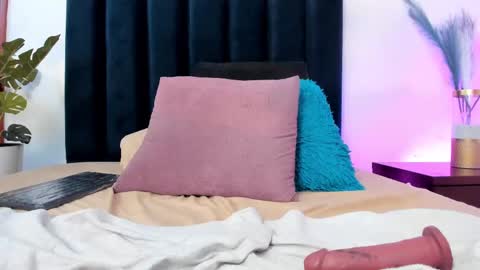 Andra Cyrus online show from October 11, 2:53 pm