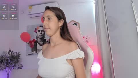 Snapshot of andre_sky_ chatting on February 18, 8:37 pm A l e online show from February 18, 8:37 pm