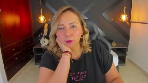 A N D R E online show from November 18, 2:23 am