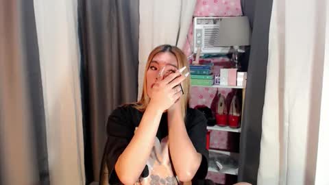 andrea06121998 online show from March 9, 12:19 pm